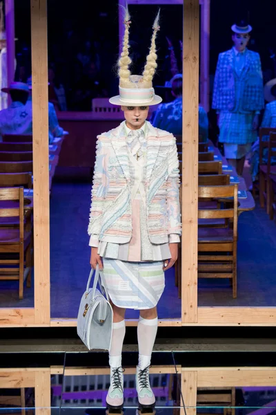 Look 13